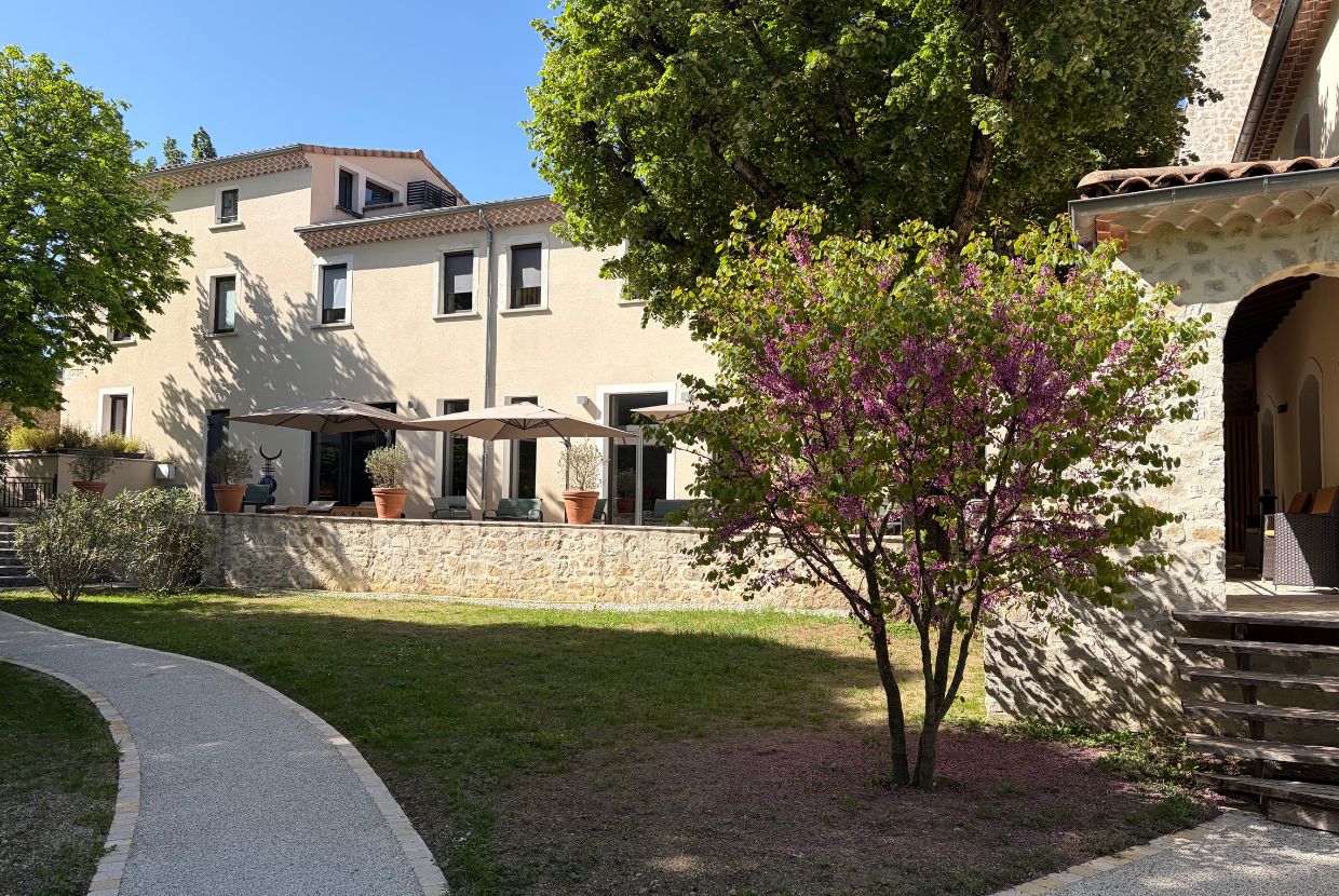 Batisse en pierre à privatiser de l'hôtel LA CACHETTE à Dieulefit en Drôme Provençale