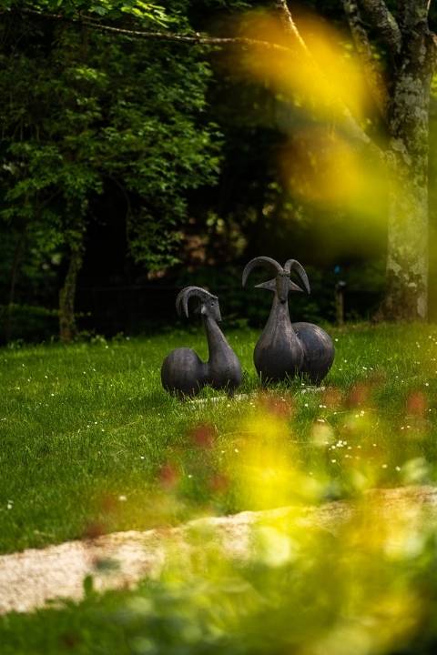 The works of art in the garden of the hotel La CACHETTE