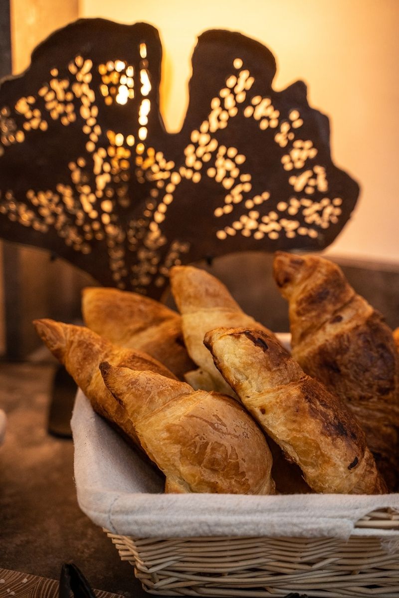 The delicious croissants of the breakfast of the Hotel LA CACHETTE