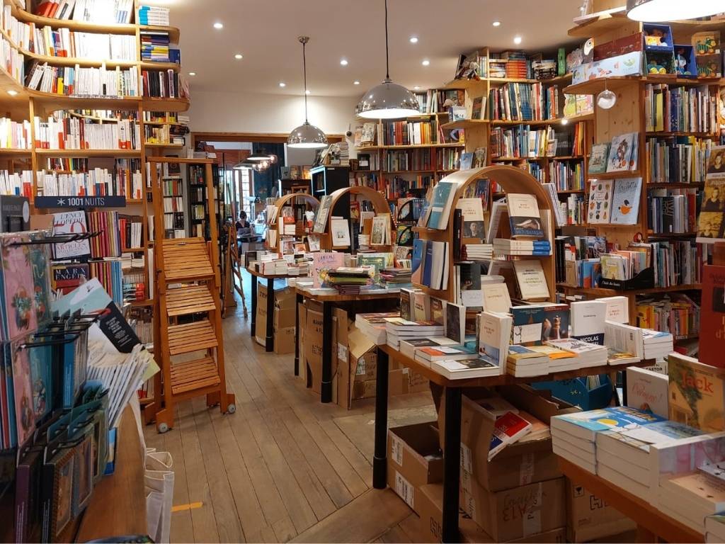 Sauts et Gambades bookstore in Dieulefit