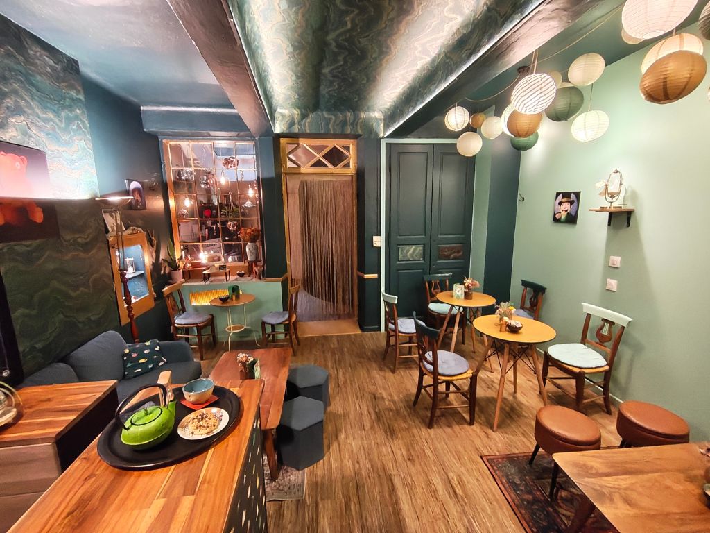 The interior of the herbal tea room in Drome du Sablier du Dieulefit